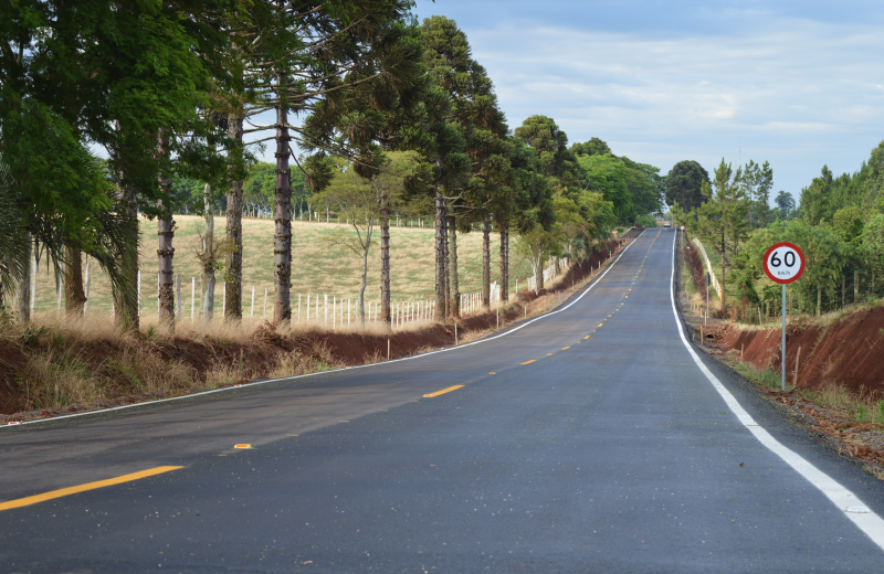 Município e Estado entregam estrada do Distrito de Buriti
